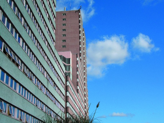 First 100 Victoria Centre flats have better windows